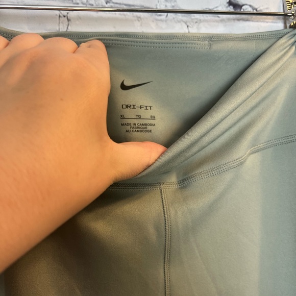NIKE ONE Leggings - Picture 3 of 5